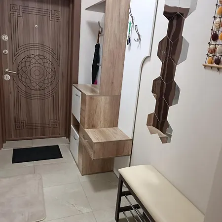 Megi Luxury بوموري