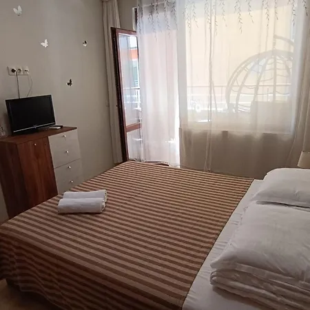 Megi Luxury شقة