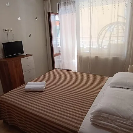 Megi Luxury Апартамент